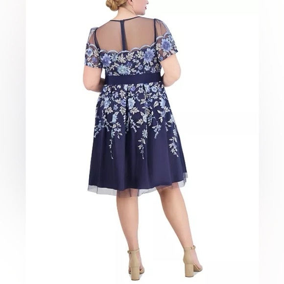 Eliza J Plus Size Embroidered Mesh Dress Navy Blue Floral 20W - Picture 2 of 16